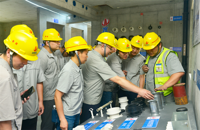 为进一步推进优质客户高效履约，提升交付品质、达成客户满意，2025年6月25日，918博天堂建设集团在上海组织召开2025年越秀地产、华润置业客户履约推进会。